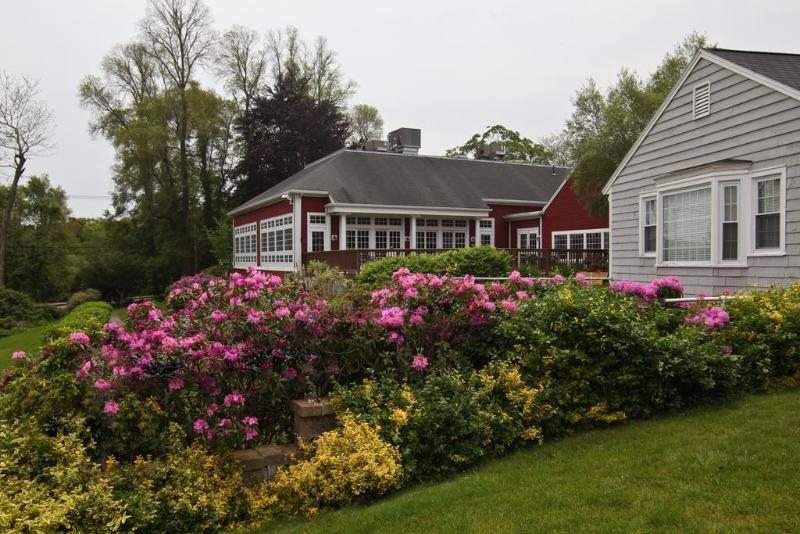 Hotel The Coonamessett à Falmouth Extérieur photo